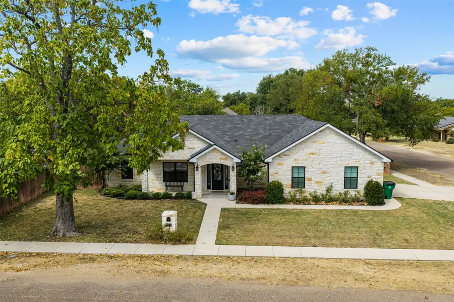 403 S Adams Street, McGregor, TX 76657 - #2
