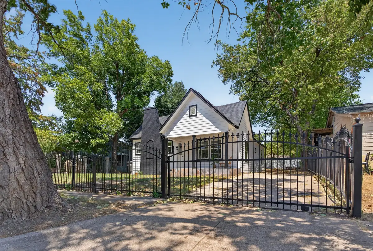 2825 Avenue I, Fort Worth, TX 76105 - #1