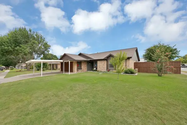 537 N Park Drive, Saginaw, TX 76179 - #1