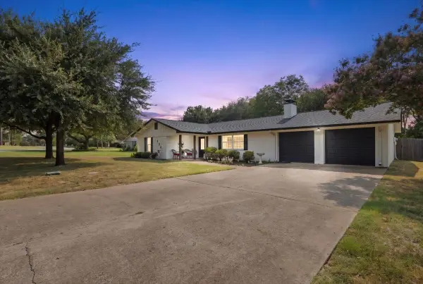 304 E Hideaway Lane, Hideaway, TX 75771