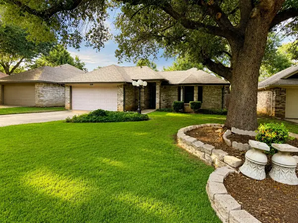 206 Pecan Drive, Westworth Village, TX 76114