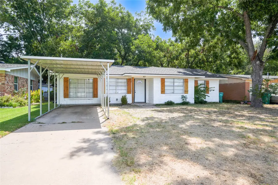 807 N Lacy Drive, Lacy Lakeview, TX 76705 - #3
