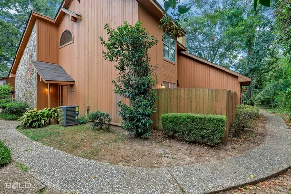 3328 Eastwood Drive, Shreveport, LA 71105