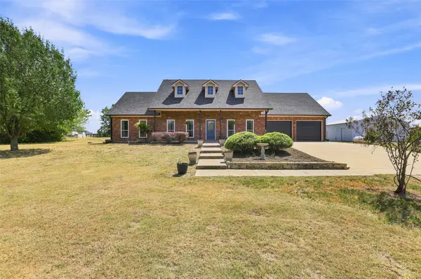 445 County Road 4444, Trenton, TX 75490