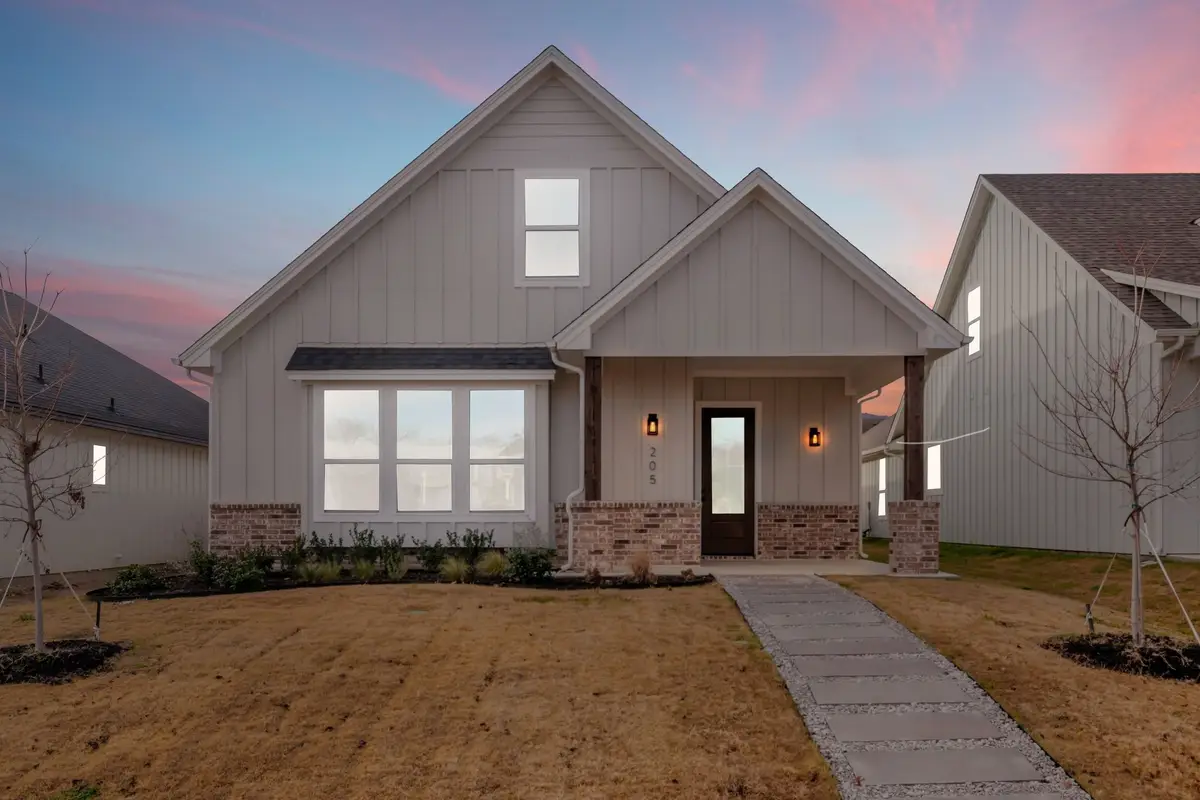 205 W 7th Street, Justin, TX 76247 - #1
