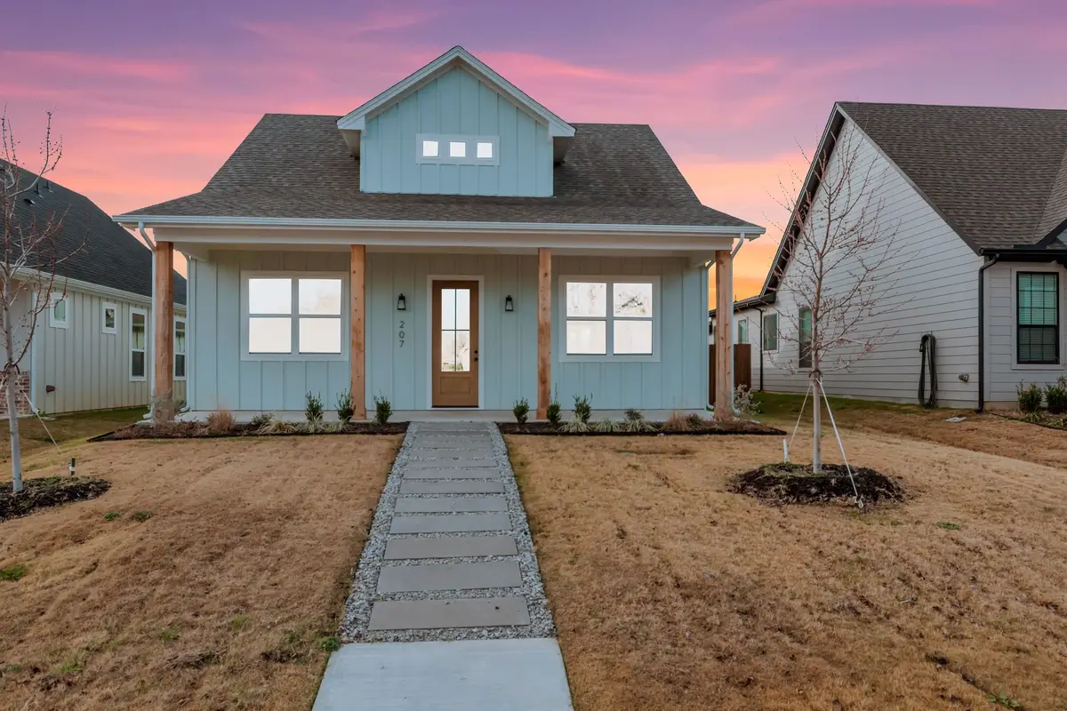 207 W 7th Street, Justin, TX 76247 - #1