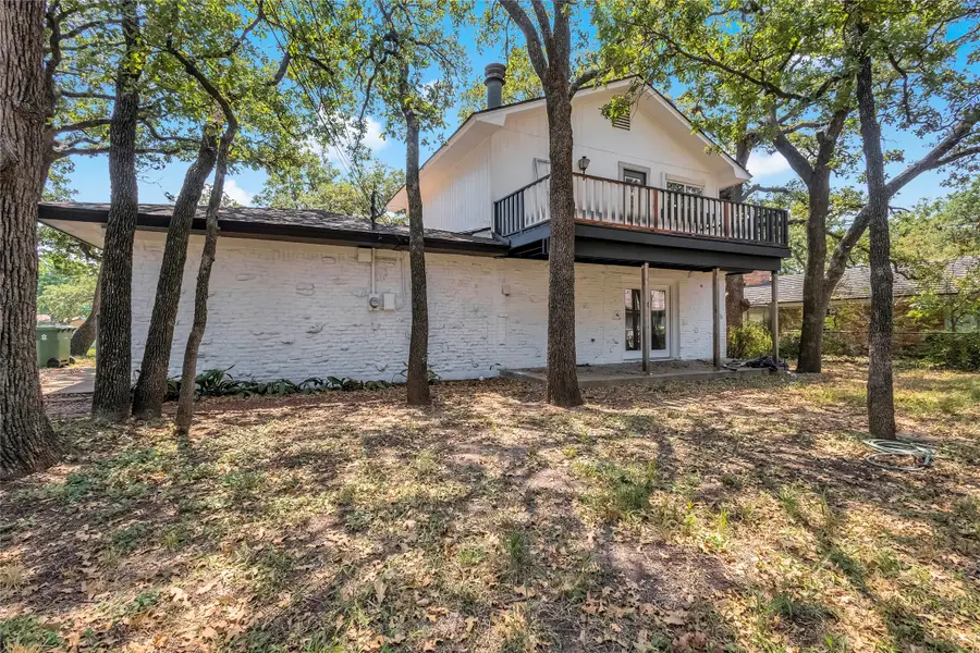 520 Circleview Drive S, Hurst, TX 76054 - #2