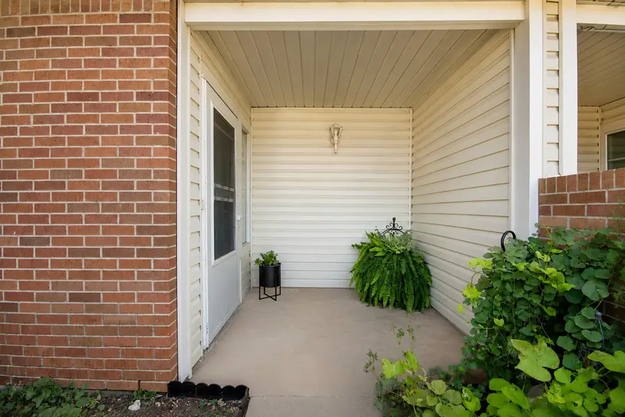 704 Creekwood Drive, Lewisville, TX 75067 - #3