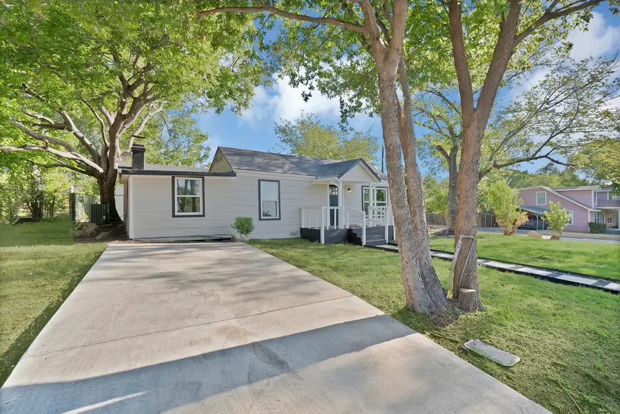 5500 Dartmouth Avenue, River Oaks, TX 76114 - #2