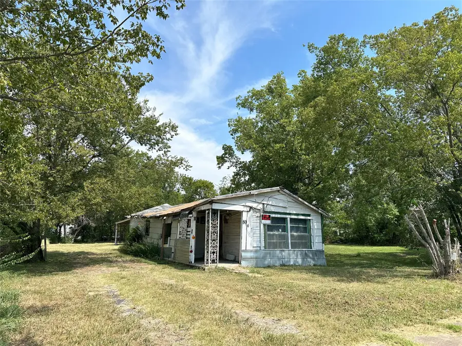 804 E 12th Avenue, Corsicana, TX 75110 - #2