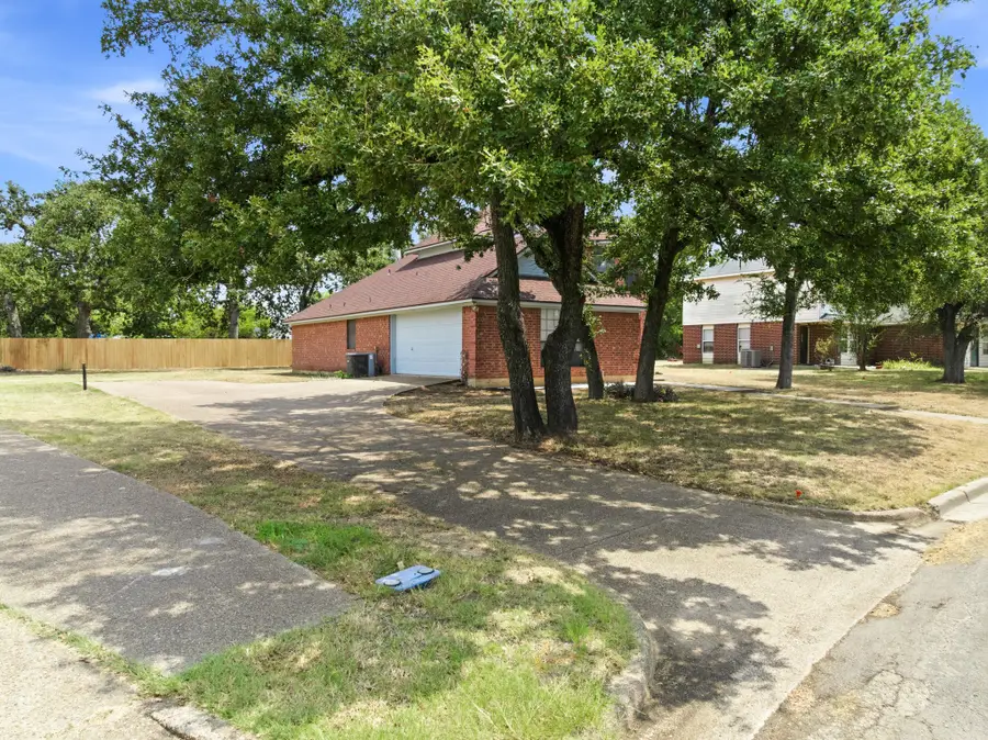 1111 Springhill Street, Bellmead, TX 76705 - #3