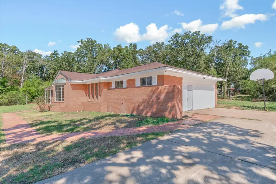 609 E Dewey Street, Malakoff, TX 75148 - #3