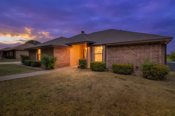 502 Celeste Drive, Robinson, TX 76706