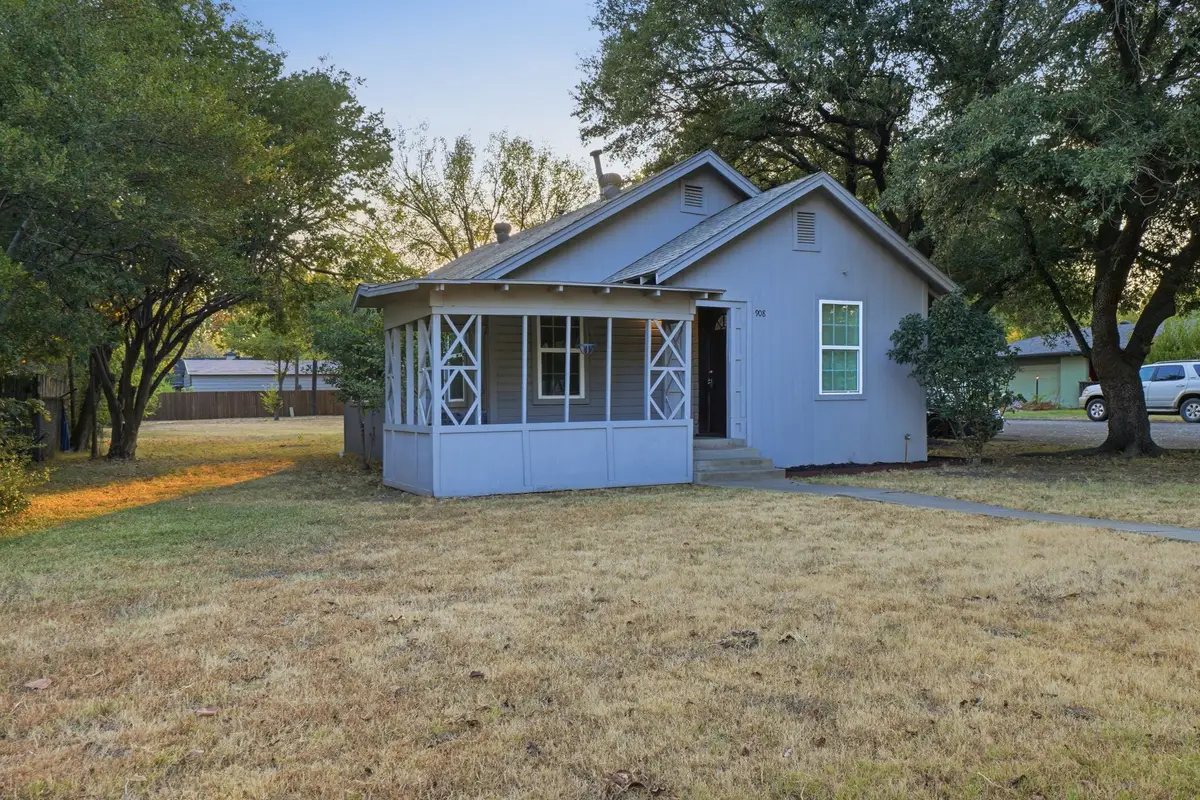 908 Forrest Avenue, Cleburne, TX 76033 - #1