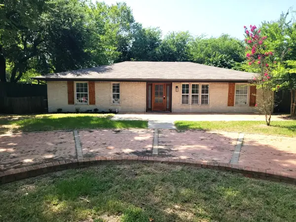 103 W Cayuga Drive, Athens, TX 75751