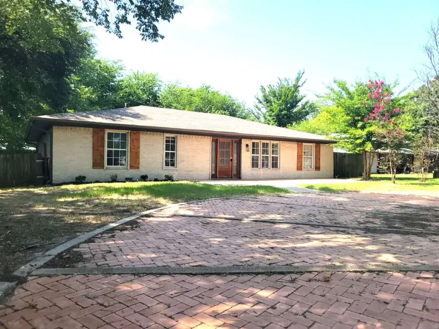 103 W Cayuga Drive, Athens, TX 75751 - #2