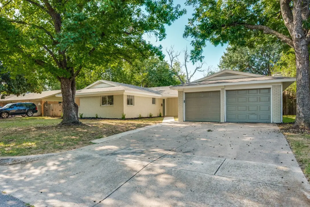 6904 Jewell Avenue, Fort Worth, TX 76112 - #1