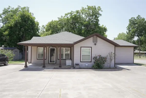 1813 Roberts Cut Off Road, River Oaks, TX 76114