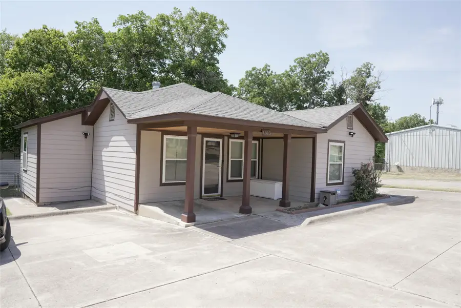 1813 Roberts Cut Off Road, River Oaks, TX 76114 - #2