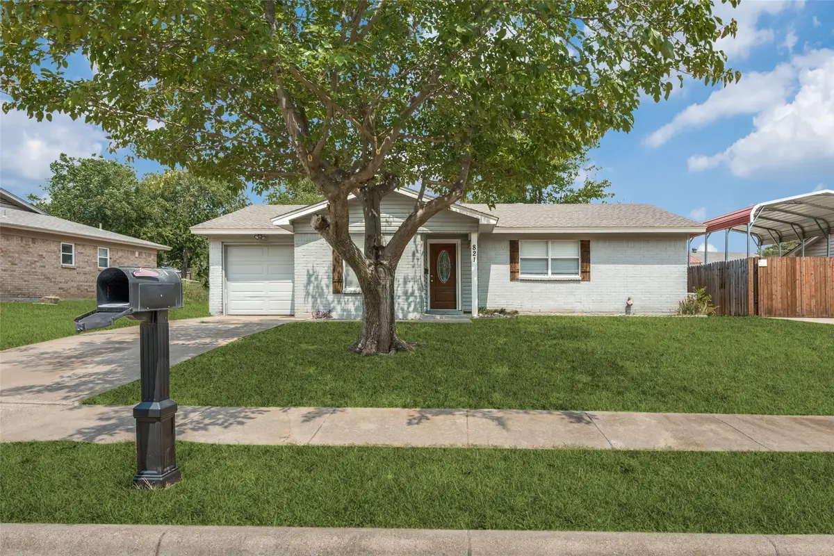 821 E Glendale St., Crowley, TX 76036 - #1