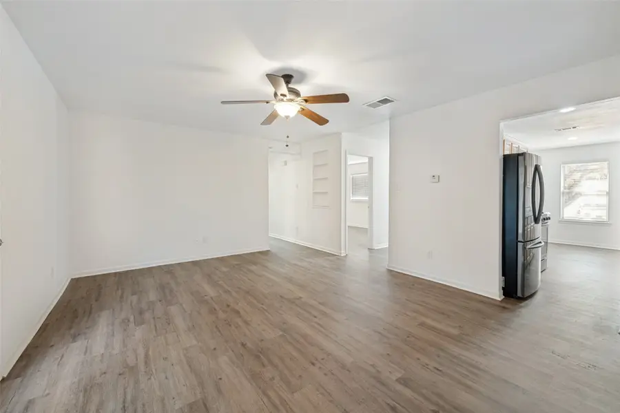 821 E Glendale St., Crowley, TX 76036 - #2