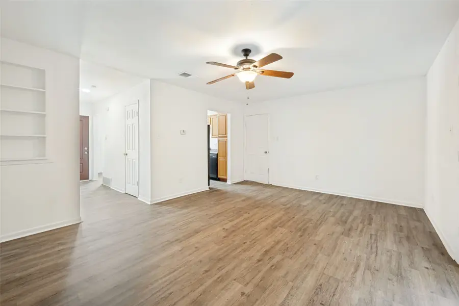 821 E Glendale St., Crowley, TX 76036 - #3