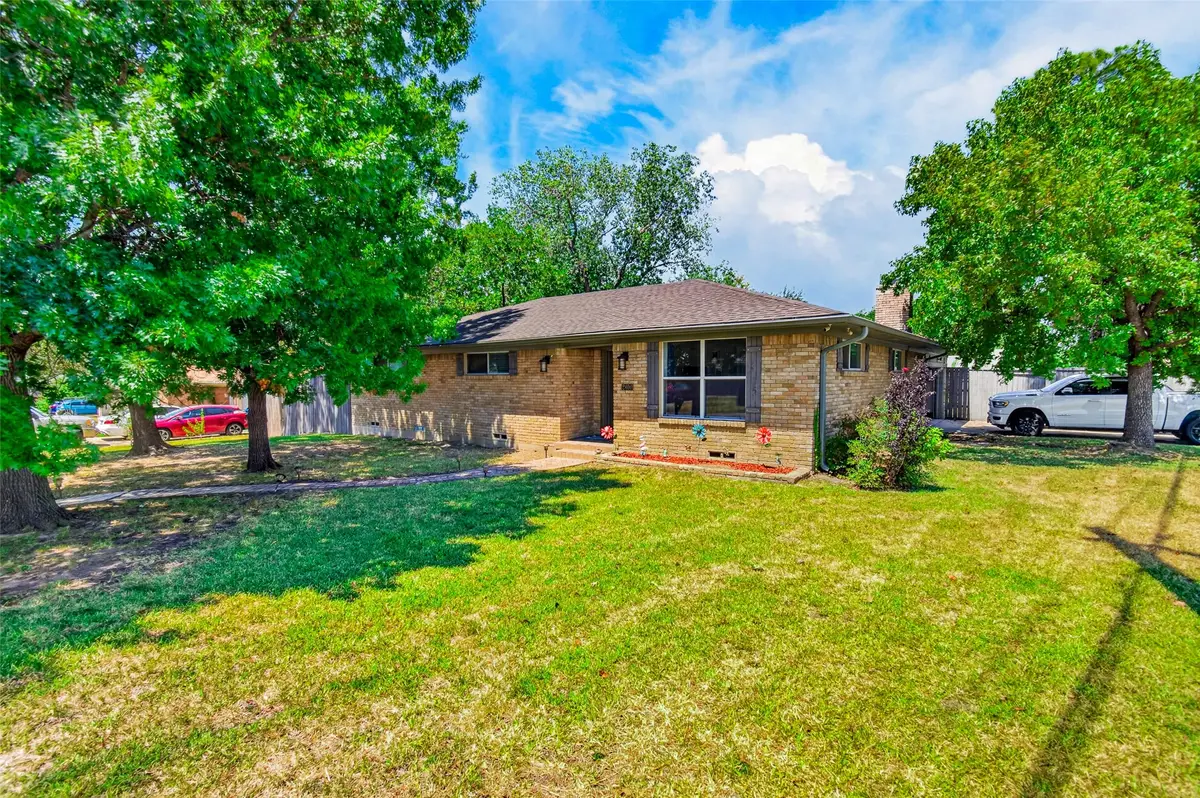 2400 Kent Circle, Greenville, TX 75402 - #1