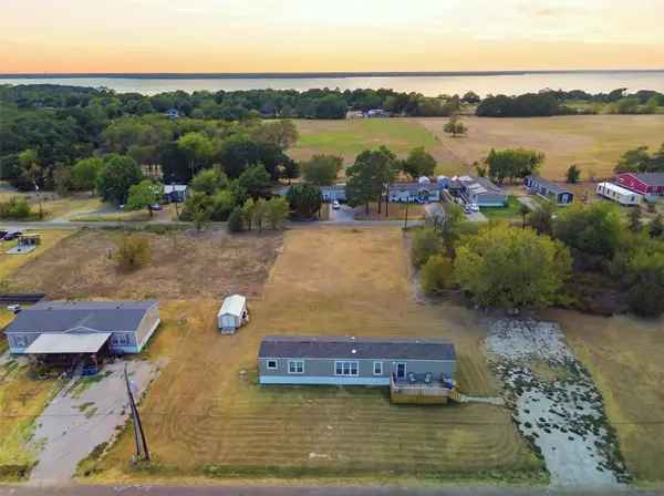 433 Anchor Lane, Gun Barrel City, TX 75156