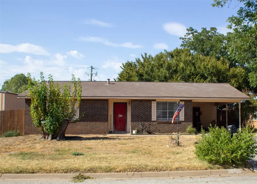 1409 Avenue D, Graham, TX 76450 - #3