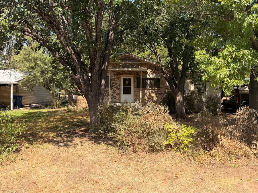 319 S Fisher Street, Gorman, TX 76454 - #2