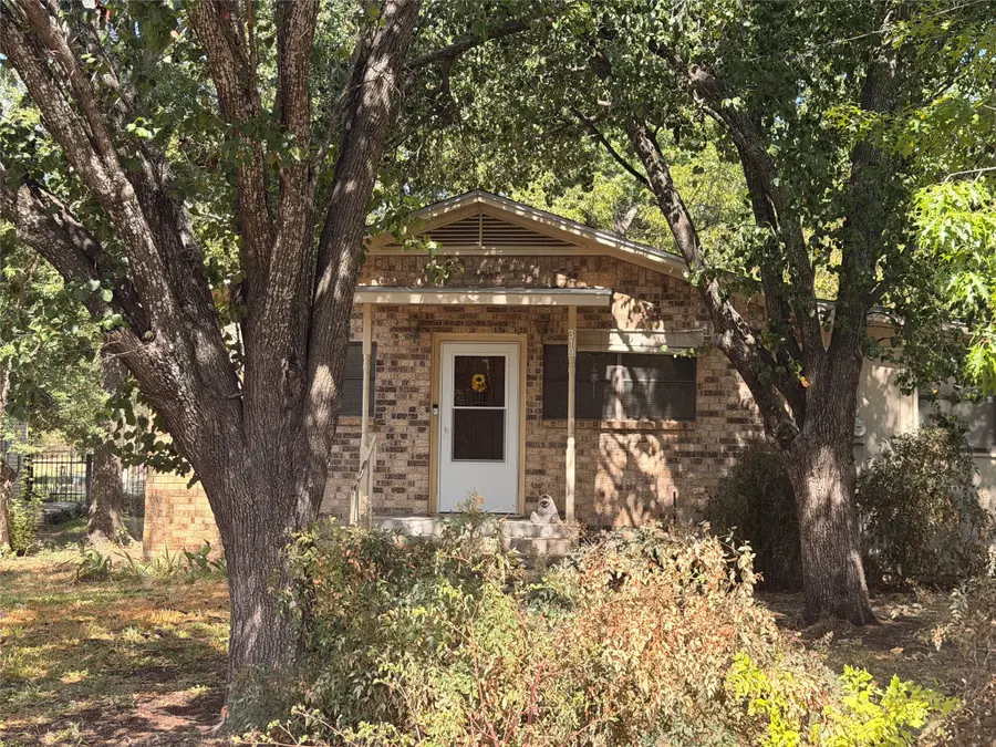 319 S Fisher Street, Gorman, TX 76454 - #3