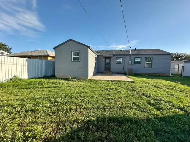 12 Houston Road, Tulia, TX 79088 - #2