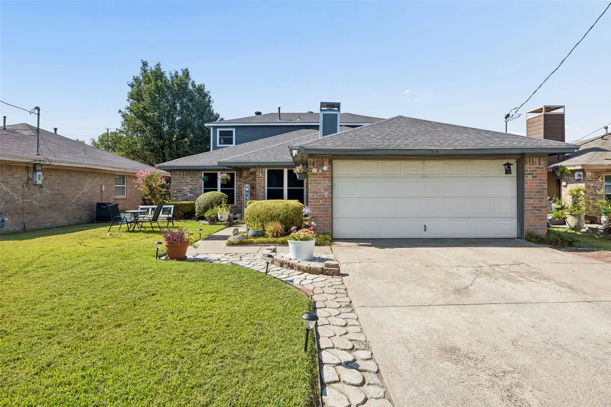 1316 Cy Blackburn Circle, Dallas, TX 75217 - #1