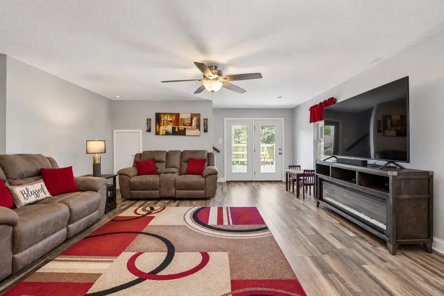1316 Cy Blackburn Circle, Dallas, TX 75217 - #2