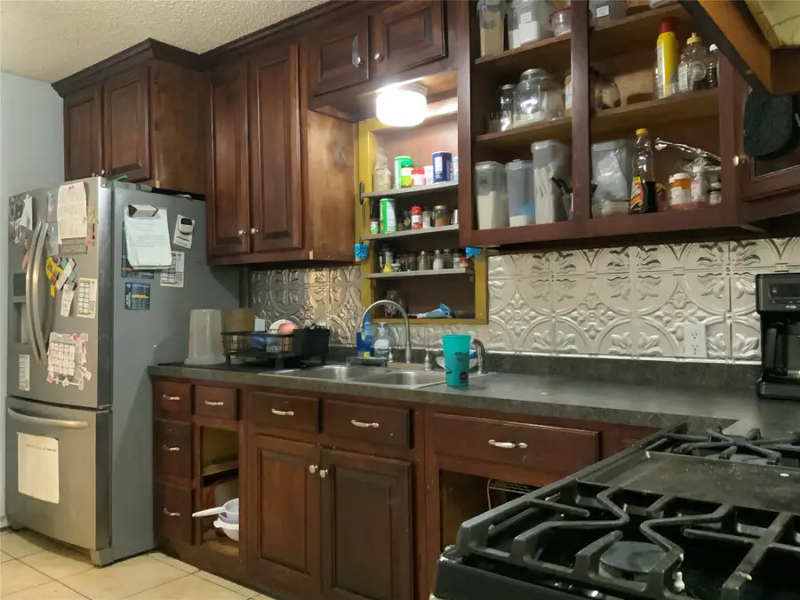 110 N Ervin Street, Comanche, TX 76442 - #3
