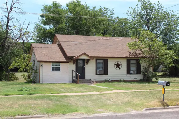 430 N Munday Avenue, Munday, TX 76371