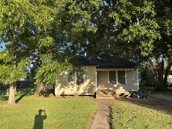 2408 19th Street, Port Arthur, TX 77640