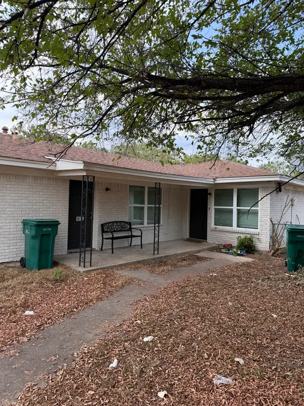 105 Faye Street #A & B, Lacy Lakeview, TX 76705