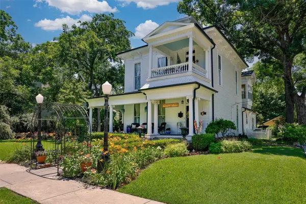 319 S Denton Street, Gainesville, TX 76240