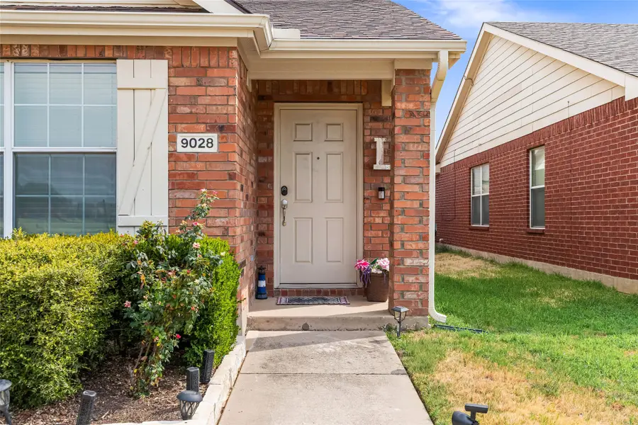 9028 Eastwood Avenue, Cross Roads, TX 76227 - #3