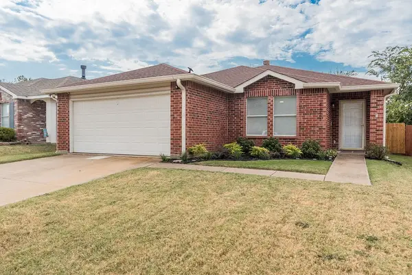 4321 Meadowknoll Drive, Fort Worth, TX 76123