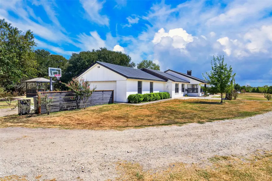 424 Fm 1563, Wolfe City, TX 75496 - #2