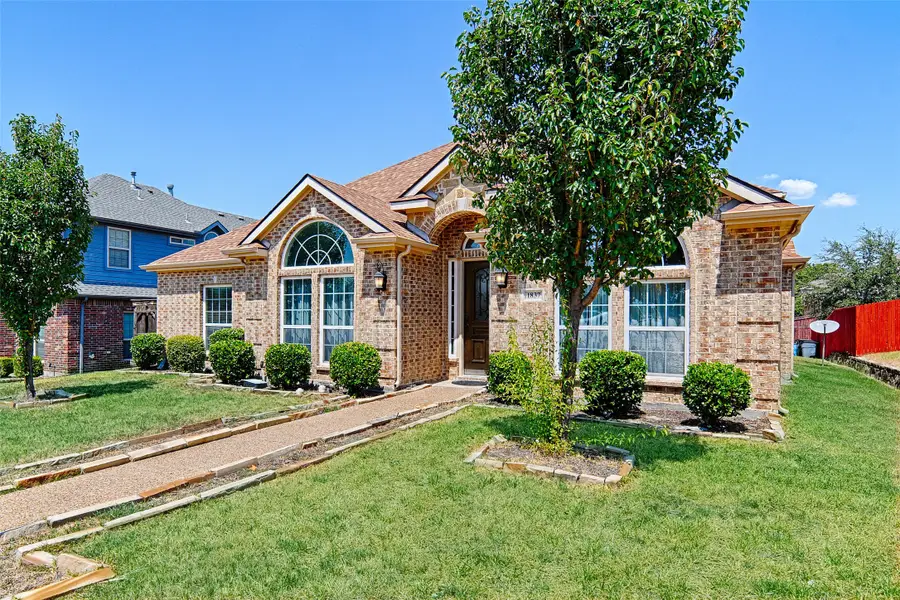 1837 Lakeview Drive, Desoto, TX 75115 - #2