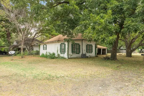 212 W 3rd Street, Purdon, TX 76679