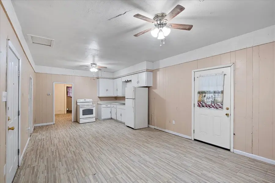 212 W 3rd Street, Purdon, TX 76679 - #3