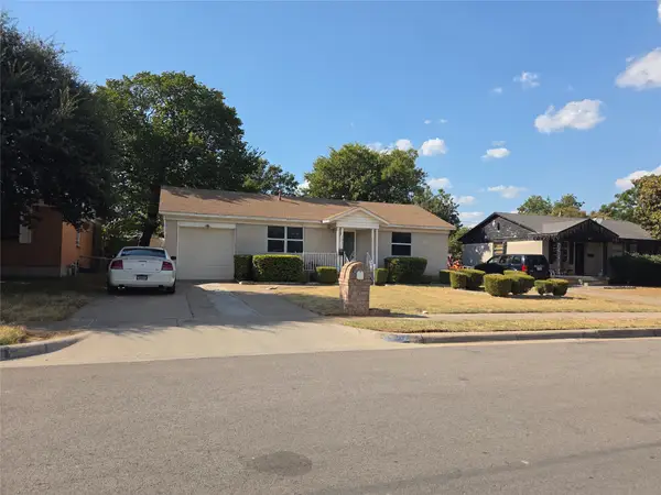 1017 E Spurgeon Street, Fort Worth, TX 76115