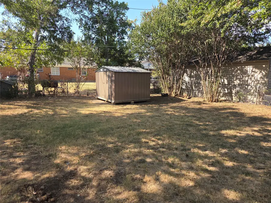 1017 E Spurgeon Street, Fort Worth, TX 76115 - #3