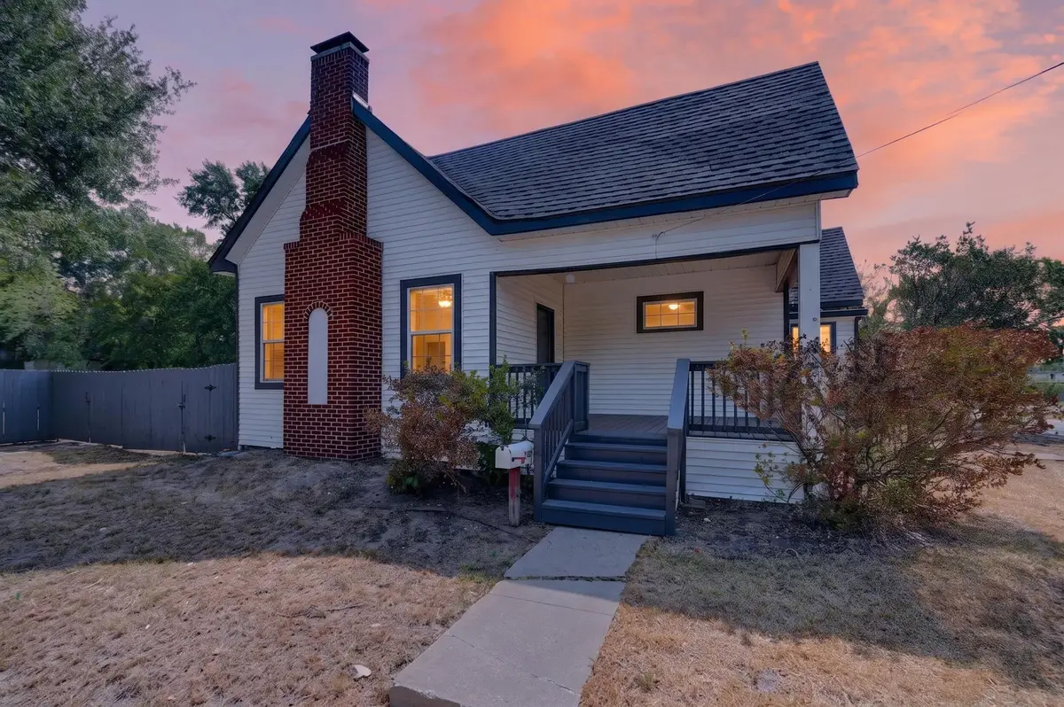 200 1st Street, Terrell, TX 75160 - #1