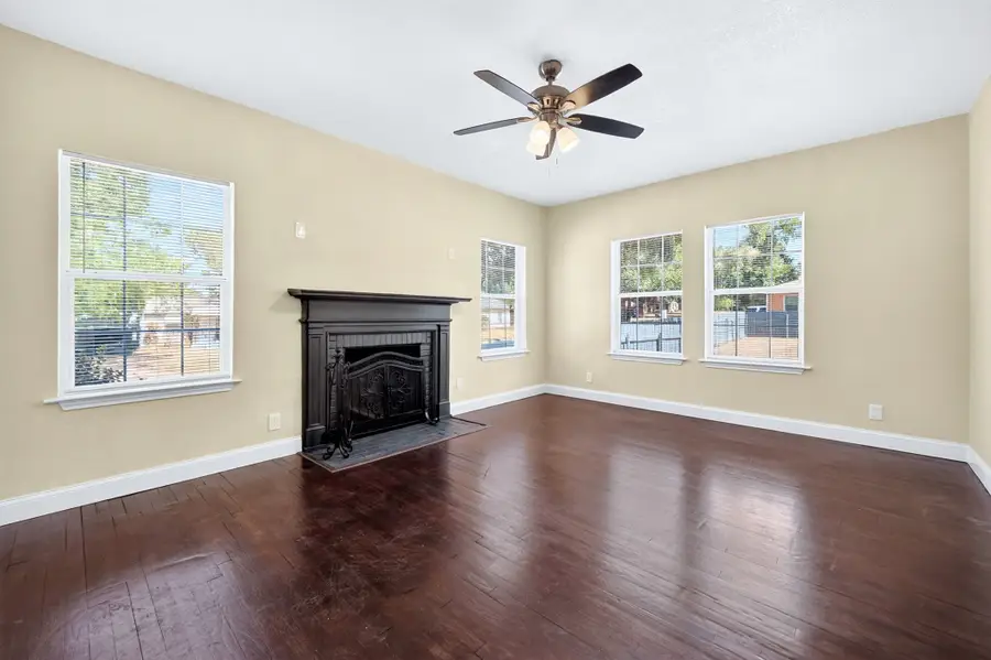 200 1st Street, Terrell, TX 75160 - #3