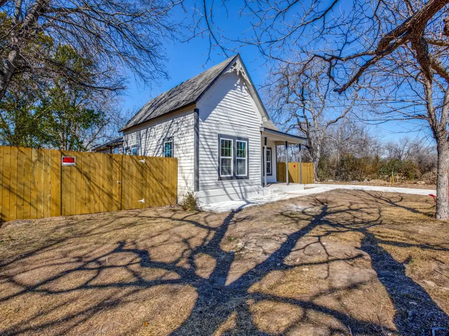 3204 5th Avenue, Fort Worth, TX 76110 - #2